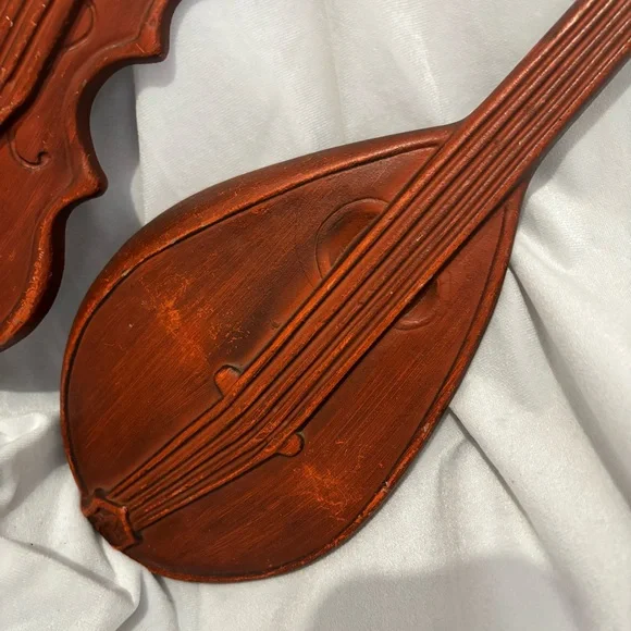 Vintage Violin Mandolin Wall Decor Brown Finish Mid Century Royal Cast Aluminum - Picture 3 of 9